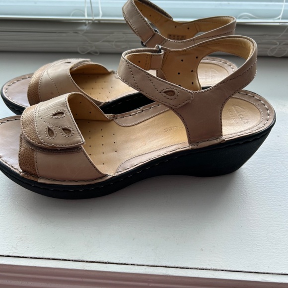 Clarks Un Dory Light Tan Leather wedge sandal - Picture 2 of 7